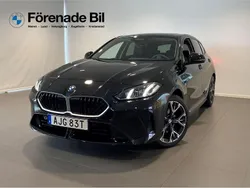 Svart Begagnad 2025 BMW 120 M Sport Halvkombi | 389 000 kr