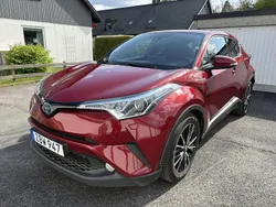 Röd Begagnad 2017 Toyota C-HR Edition SUV | 175 000 kr (Marknadspris)