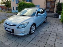 Silver Begagnad 2009 Hyundai i30 Halvkombi | 21 900 kr (Marknadspris)