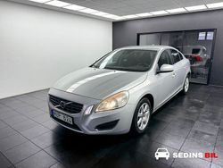 Ljusgrå (grå) Begagnad 2012 Volvo S60 Momentum Sedan | 74 900 kr (Marknadspris)