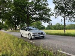 Grå Begagnad 2005 BMW 320 Kombi | 32 500 kr (Marknadspris)