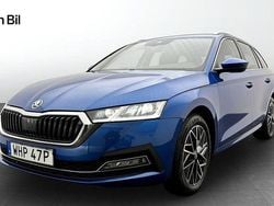 Race blue metallic Begagnad 2024 Skoda Octavia Style Kombi | 309 900 kr (Marknadspris)