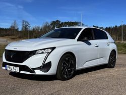 Vit Begagnad 2023 Peugeot 308 Allure Halvkombi | 264 500 kr (Lite dyr)