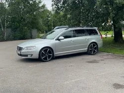 Silver Begagnad 2015 Volvo V70 Momentum Kombi | 45 000 kr (Bra pris)