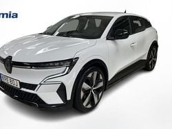 Vit Begagnad 2022 Renault Mégane Equilibre Halvkombi | 309 000 kr (Marknadspris)