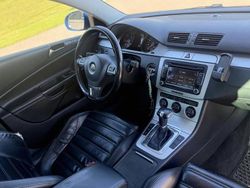 Blå Begagnad 2010 VW Passat Sportline Kombi | 24 900 kr (Marknadspris)