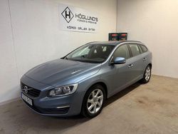 Ljusblå (blå) Begagnad 2017 Volvo V60 Kombi | 86 900 kr (Superpris)