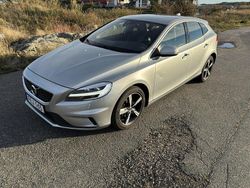 Silver Begagnad 2017 Volvo V40 R-Design Kombi | 150 000 kr (Marknadspris)