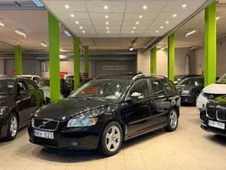 Svart Begagnad 2010 Volvo V50 Momentum Kombi | 59 900 kr (Marknadspris)