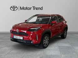 Röd Ny 2024 Toyota Yaris Cross Style SUV | 375 000 kr (Marknadspris)