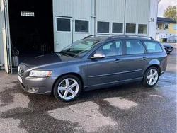 Grå Begagnad 2010 Volvo V50 Momentum Kombi | 59 000 kr (Marknadspris)