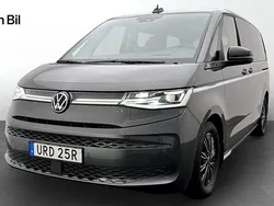 Grå Begagnad 2023 VW Multivan Style Minibuss | 669 900 kr