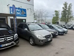 Grå Begagnad 2010 Kia Carens 4 Minibuss | 34 900 kr (Lite dyr)