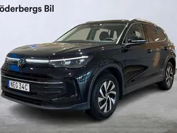 Svart Begagnad 2024 VW Tiguan Edition SUV | 479 000 kr (Dyr)