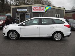 Vit Begagnad 2015 Ford Focus Trend Kombi | 59 900 kr (Marknadspris)