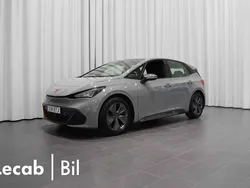 Ljusgrå (vapor grey) Begagnad 2022 Cupra Born Halvkombi | 264 500 kr (Marknadspris)