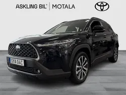 Svart Begagnad 2024 Toyota Corolla Cross Style SUV | 399 000 kr (Marknadspris)