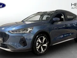 Blå (blue) Begagnad 2024 Ford Focus Active Halvkombi | 204 900 kr (Marknadspris)