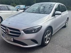 Silver Begagnad 2019 Mercedes B200 Minibuss | 220 000 kr (Marknadspris)