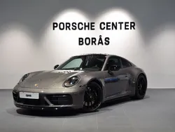 Mörkgrå (grey) Ny 2024 Porsche 911 Carrera GTS Sportkupé | 1 875 000 kr (Marknadspris)