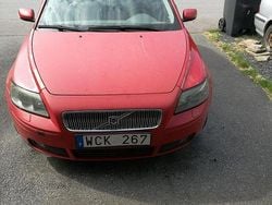 Röd Begagnad 2005 Volvo V50 Kinetic Kombi | 12 500 kr (Lite dyr)