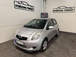 Silver Begagnad 2007 Toyota Yaris Halvkombi | 37 900 kr (Marknadspris)