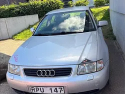Grå Begagnad 2000 Audi A3 Attraction Halvkombi | 12 000 kr