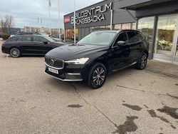 Svart Begagnad 2022 Volvo XC60 Core SUV | 419 900 kr (Superpris)