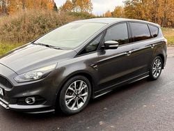 Grå Begagnad 2019 Ford S-MAX ST-Line Minibuss | 139 000 kr (Superpris)