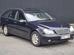 Mörkblå Begagnad 2003 Mercedes C180 Sport Edition Kombi | 25 900 kr (Marknadspris)