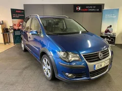 Blå Begagnad 2009 VW Touran Cross Minibuss | 32 900 kr (Marknadspris)