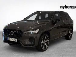 Grå Begagnad 2022 Volvo XC60 R-Design SUV | 539 000 kr (Marknadspris)