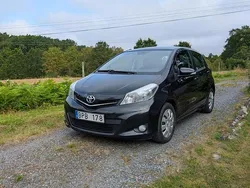 Svart Begagnad 2013 Toyota Yaris Active Halvkombi | 59 000 kr (Marknadspris)