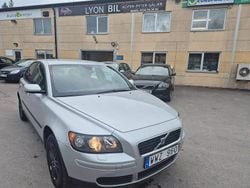 Ljusgrå (grå) Begagnad 2006 Volvo S40 Sedan | 25 900 kr (Bra pris)