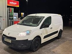 Begagnad 2012 Peugeot Partner Minibuss | 34 500 kr (Bra pris)