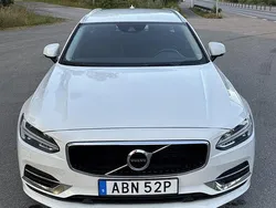 Vit Begagnad 2020 Volvo V90 Momentum Kombi | 295 000 kr (Bra pris)