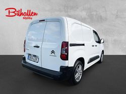 Vit Begagnad 2022 Citroën Berlingo Minibuss | 199 000 kr (Marknadspris)