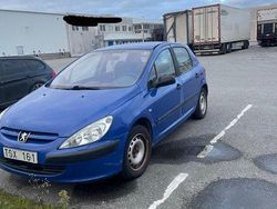 Blå Begagnad 2003 Peugeot 307 Halvkombi | 13 000 kr (Marknadspris)