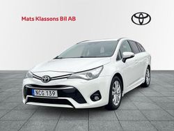 Vit Begagnad 2015 Toyota Avensis Kombi | 119 000 kr (Marknadspris)