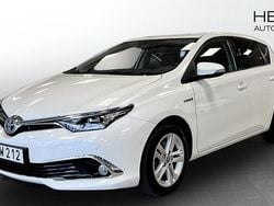Begagnad 2016 Toyota Auris Hybrid Executive Halvkombi | 149 900 kr