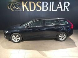 Svart Begagnad 2014 Volvo V60 Momentum Kombi | 159 900 kr (Marknadspris)