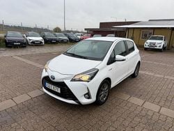 Vit Begagnad 2019 Toyota Yaris Hybrid Active Halvkombi | 159 900 kr (Bra pris)