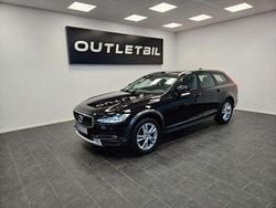 Svart Begagnad 2018 Volvo V90 CC Momentum Kombi | 239 900 kr (Bra pris)