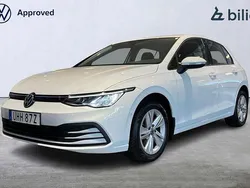 Vit Begagnad 2022 VW Golf VIII Life Halvkombi | 224 500 kr (Marknadspris)