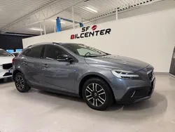Grå Begagnad 2017 Volvo V40 CC Momentum Kombi | 179 900 kr (Marknadspris)