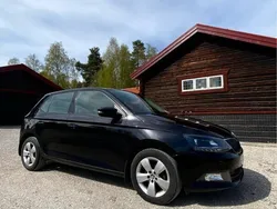 Svart Begagnad 2016 Skoda Fabia Style Halvkombi | 75 000 kr (Marknadspris)