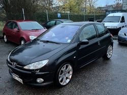 Svart Begagnad 2004 Peugeot 206 RC Halvkombi | 34 900 kr (Marknadspris)