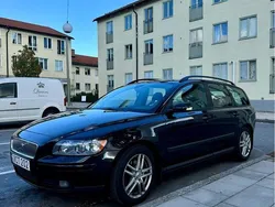 Röd Begagnad 2006 Volvo V50 Summum Kombi | 45 000 kr (Marknadspris)