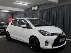 Vit Begagnad 2015 Toyota Yaris Multidrive S Halvkombi | 129 900 kr (Marknadspris)