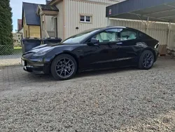 Svart Begagnad 2021 Tesla Model 3 Sedan | 370 000 kr